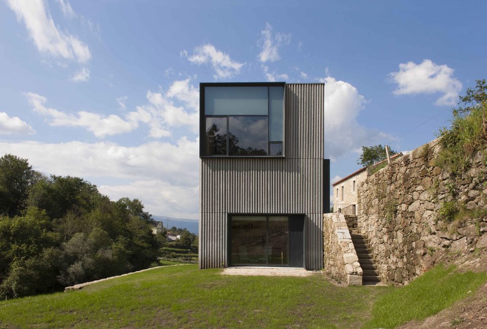agroturismo em melgaco by correiaragazzi arquitectos