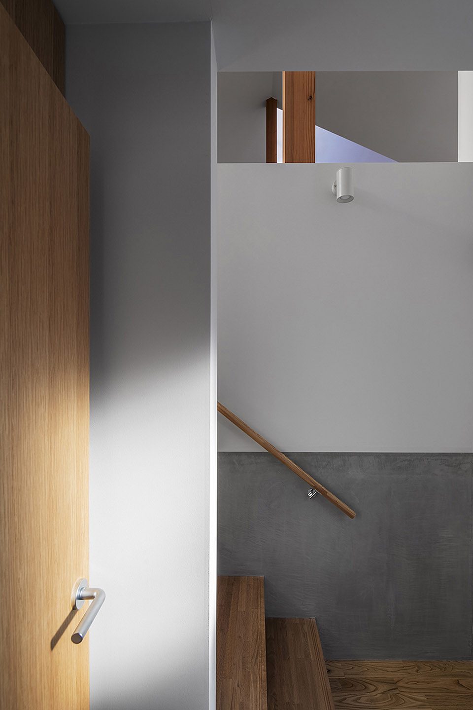 House in Ohue by Daisaku Hanamoto Architect Associates