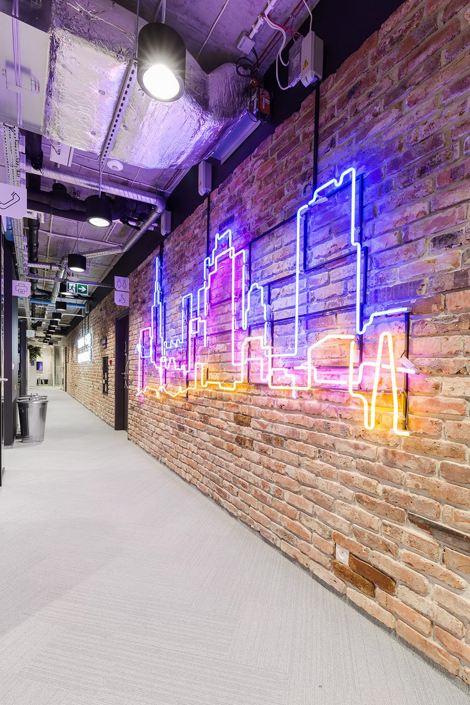 MediaCom Warsaw by Workplace
