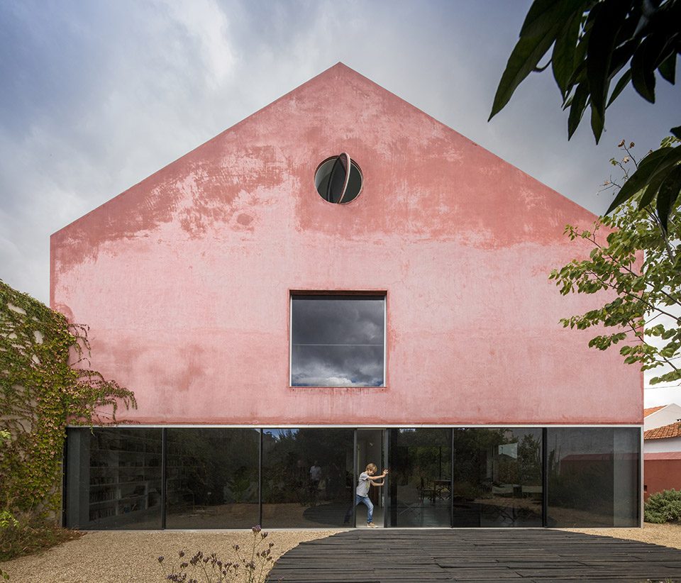 Red House By extrastudio