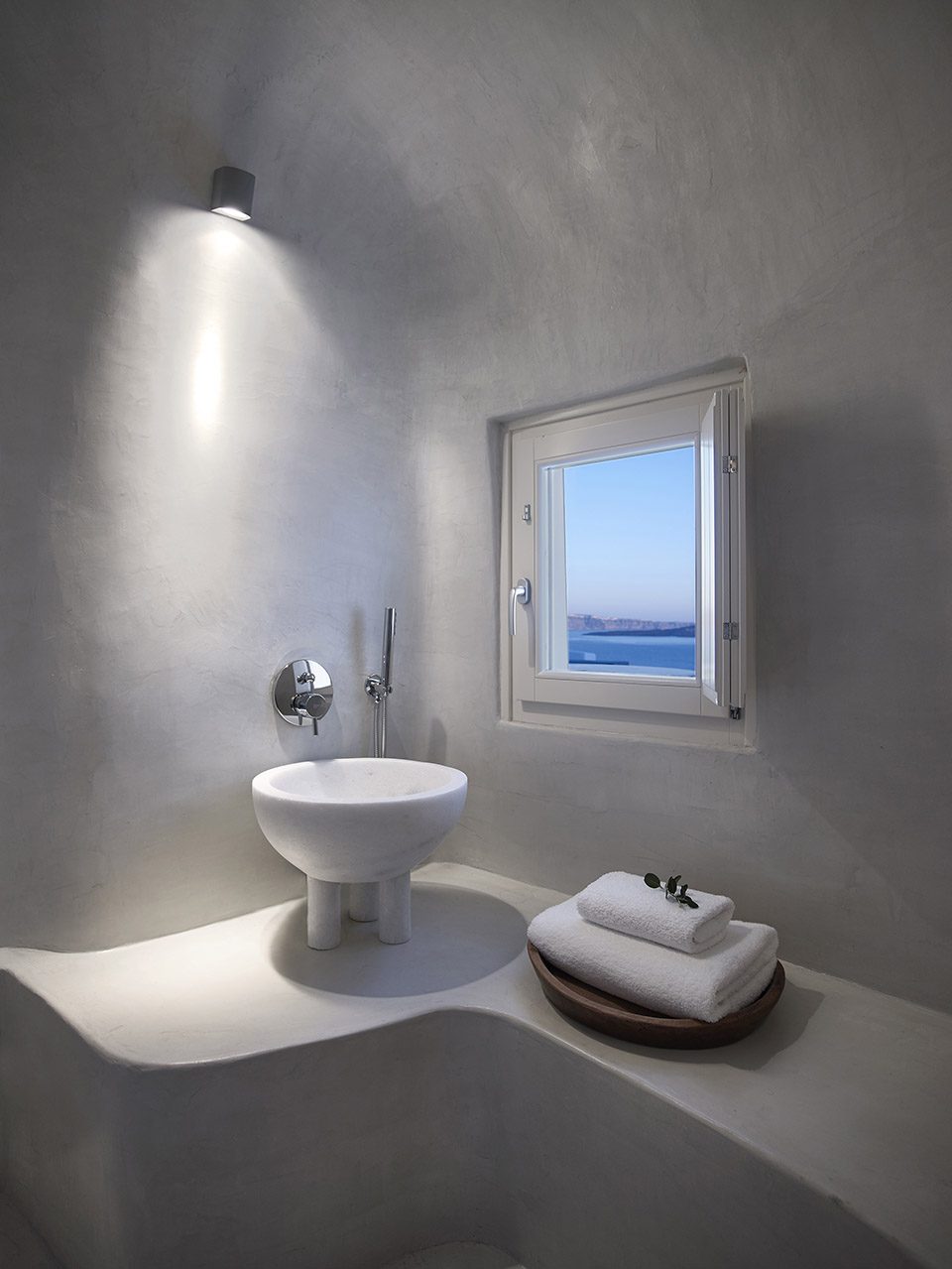 SUMMER HOUSE IN OIA By kapsimalis architects