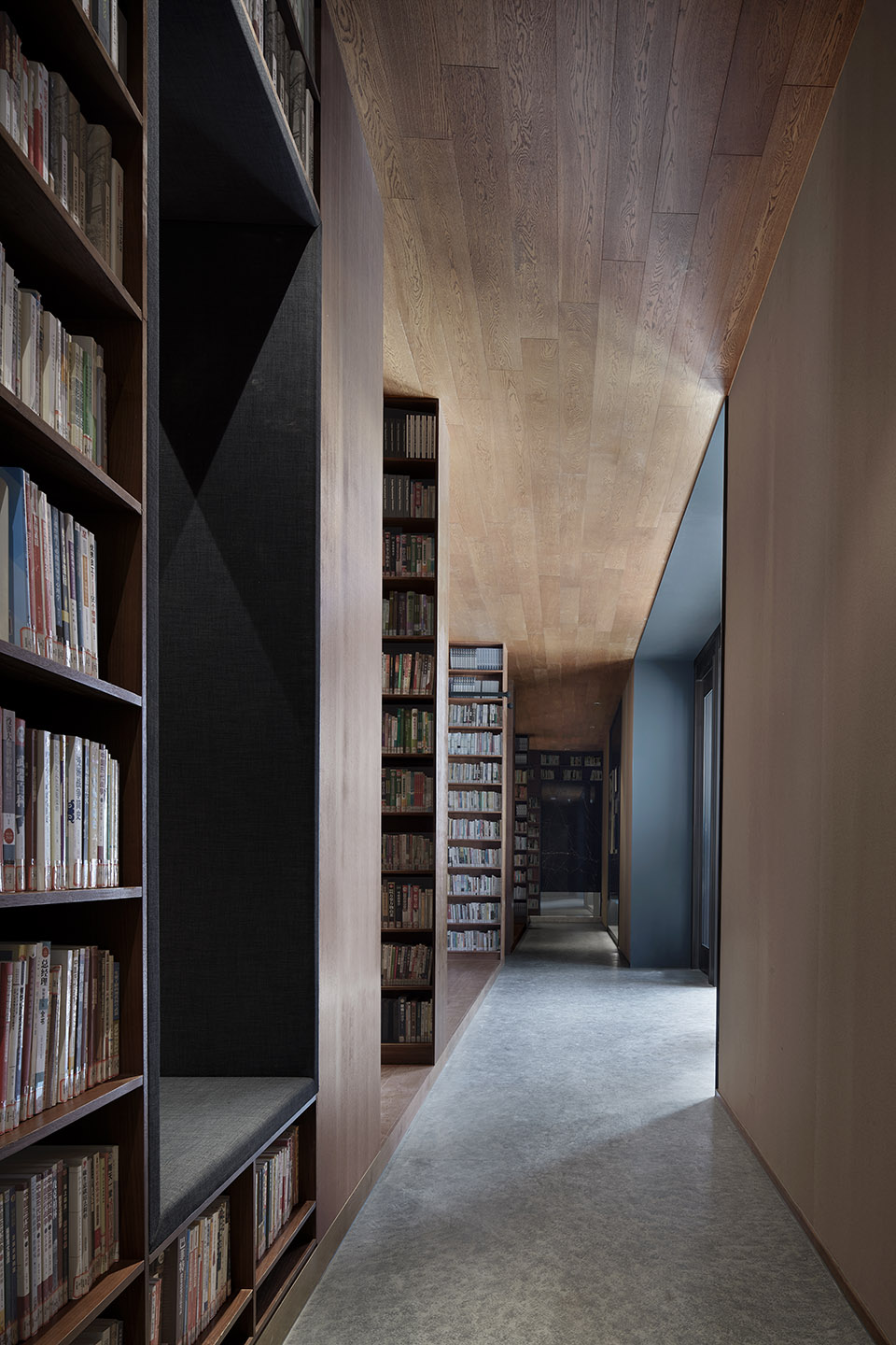 Jurong Library- Jinke Branch, Nanjing, China By YI+MU - 谷德设计网