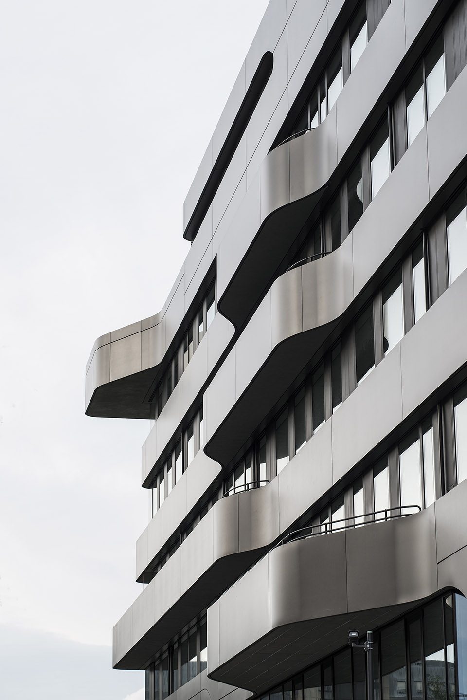New building for the FOM Hochschule in Duesseldorf by J. MAYER H. und Partner Architekten