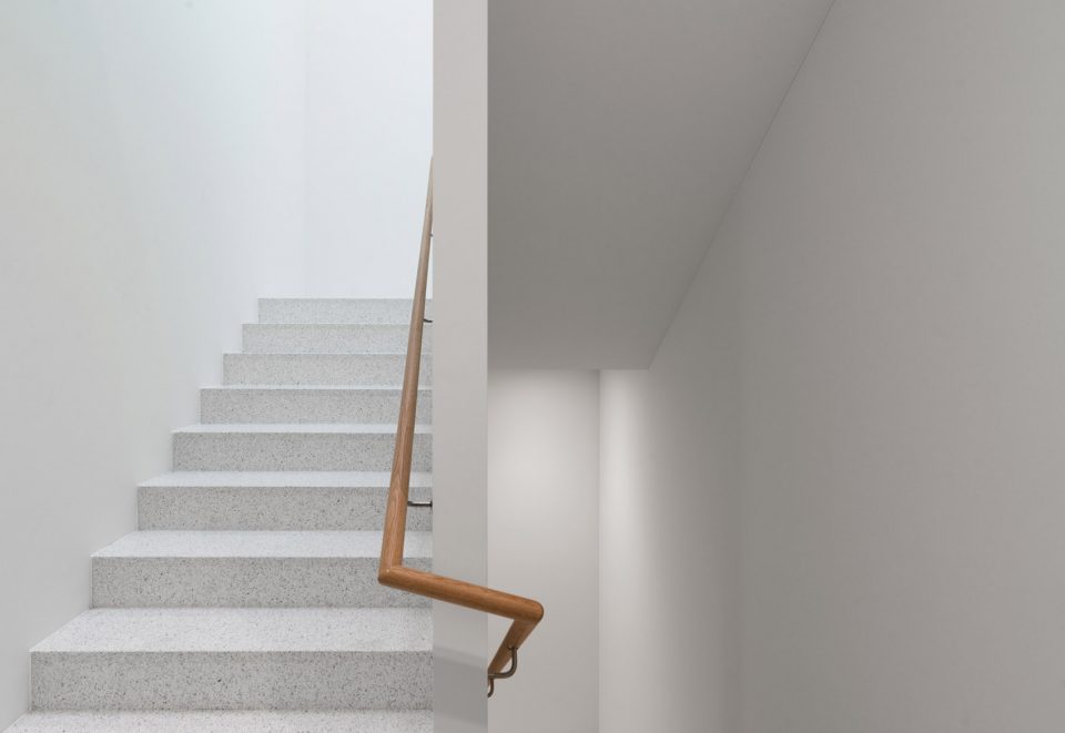 Raiffeisen Bank of Campagnadorna in Stabio by Montemurro Aguiar Architetti