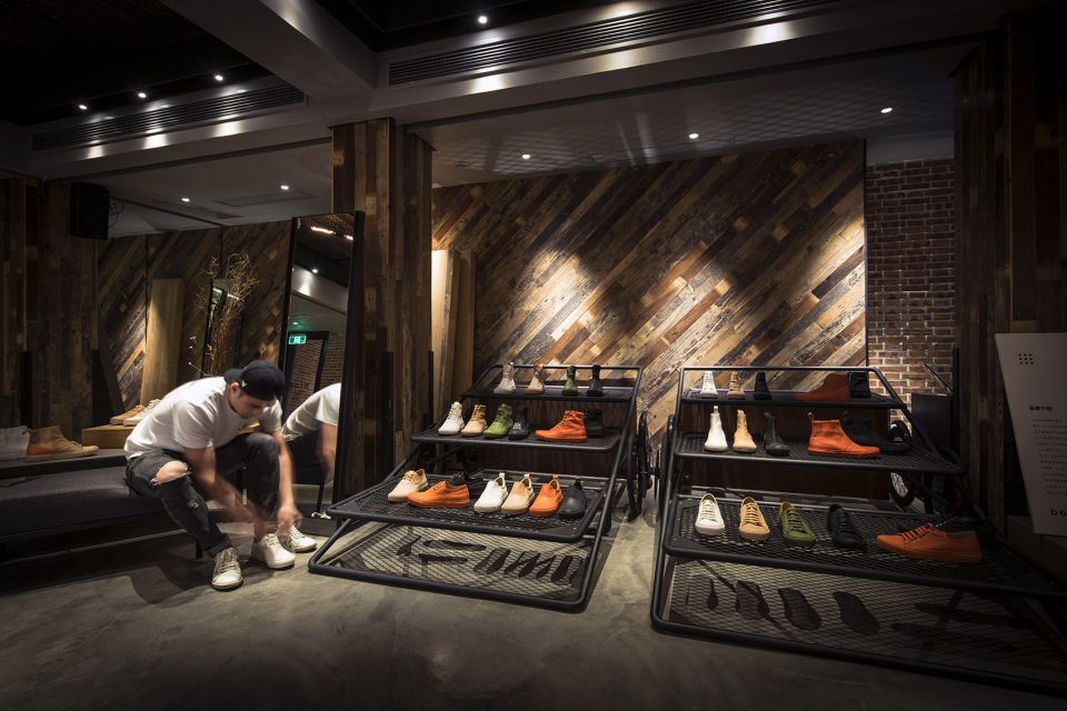 mrboth Flagship Concept Store By PRISM DESIGN