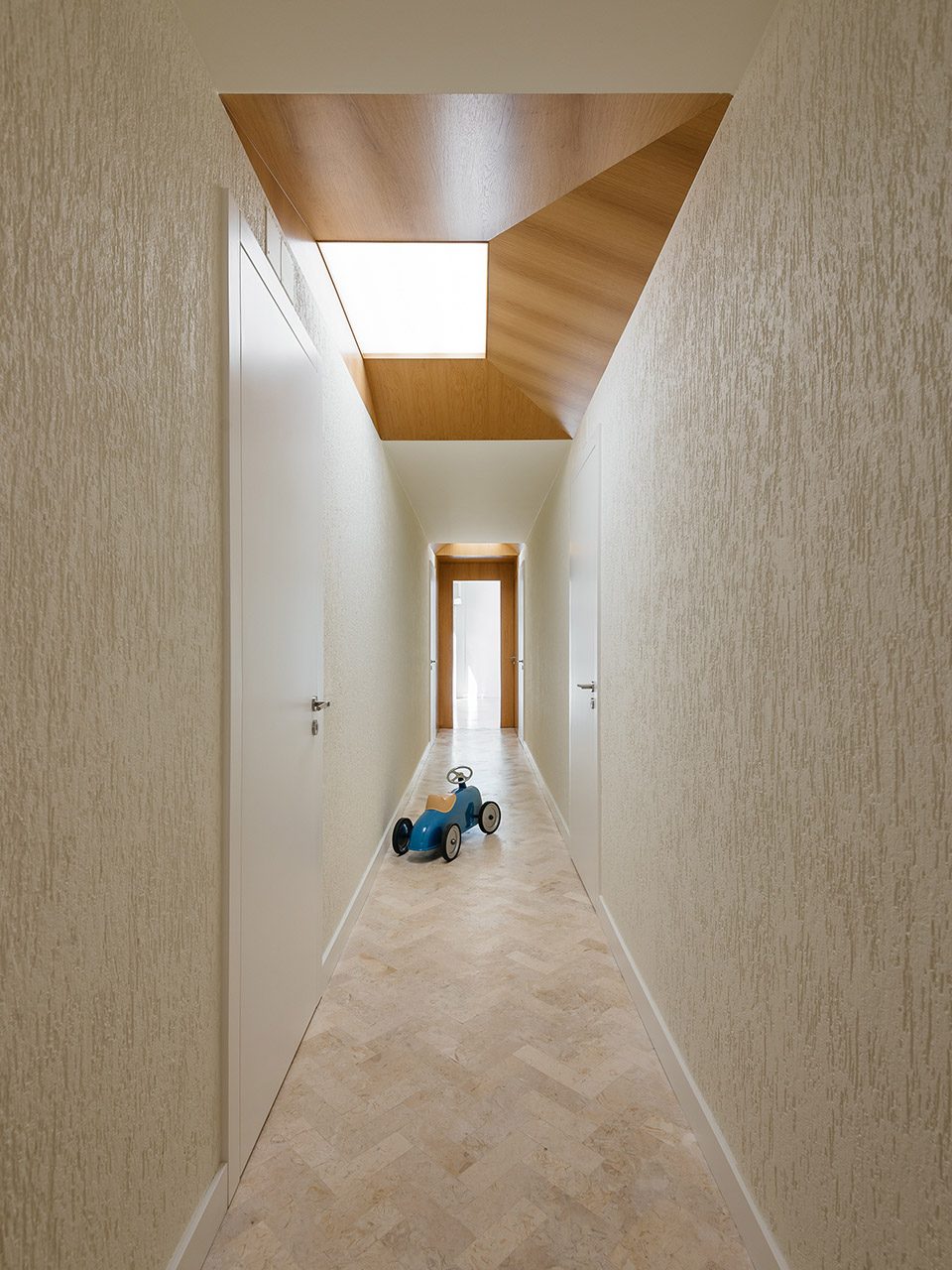 Luciano Cordeiro Apartment By Aurora Arquitectos studio