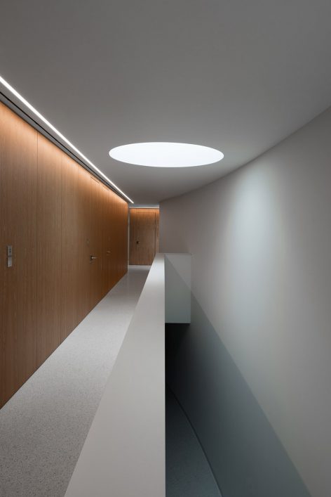 Raiffeisen Bank of Campagnadorna in Stabio by Montemurro Aguiar Architetti
