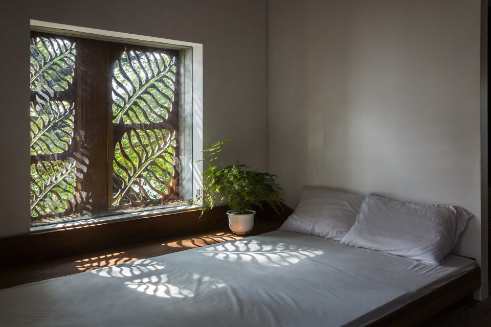 Thong House by NISHIZAWA ARCHITECTS