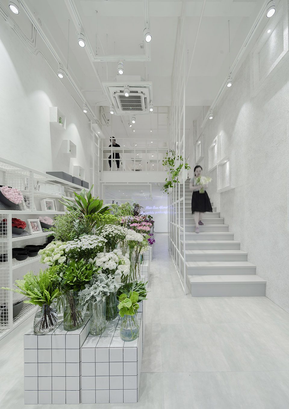 Warmer White by Dspace design