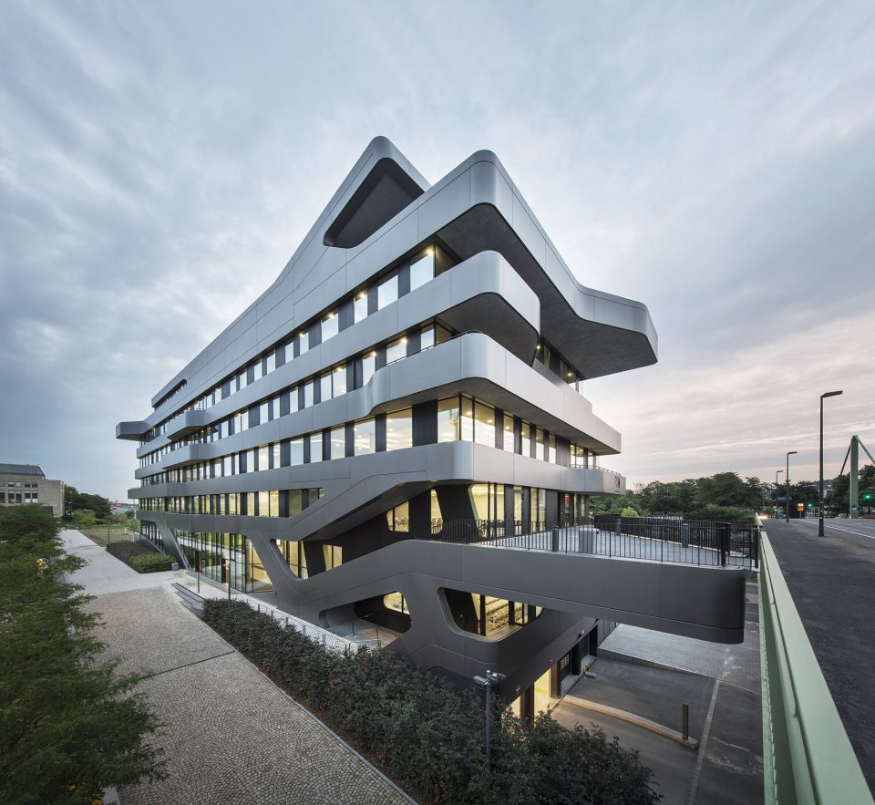 New building for the FOM Hochschule in Duesseldorf by J. MAYER H. und Partner Architekten