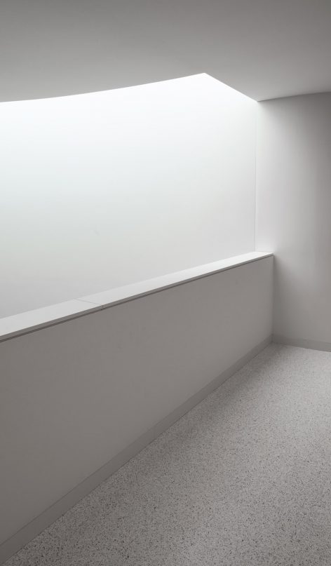 Raiffeisen Bank of Campagnadorna in Stabio by Montemurro Aguiar Architetti