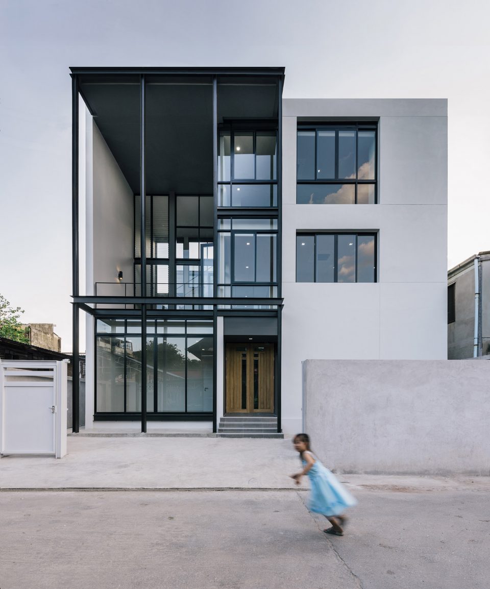 Baan Kanom Chan by Anonym Studio