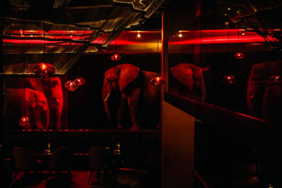 Slogan Bar China by TAO studio