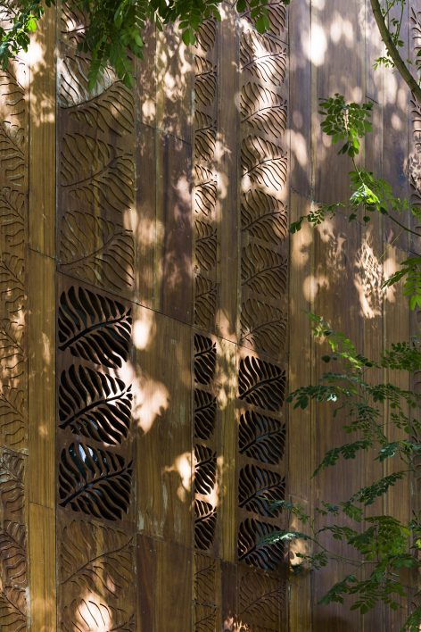 Thong House by NISHIZAWA ARCHITECTS