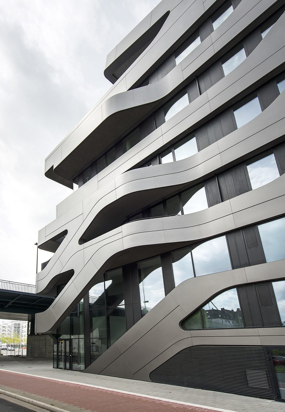New building for the FOM Hochschule in Duesseldorf by J. MAYER H. und Partner Architekten