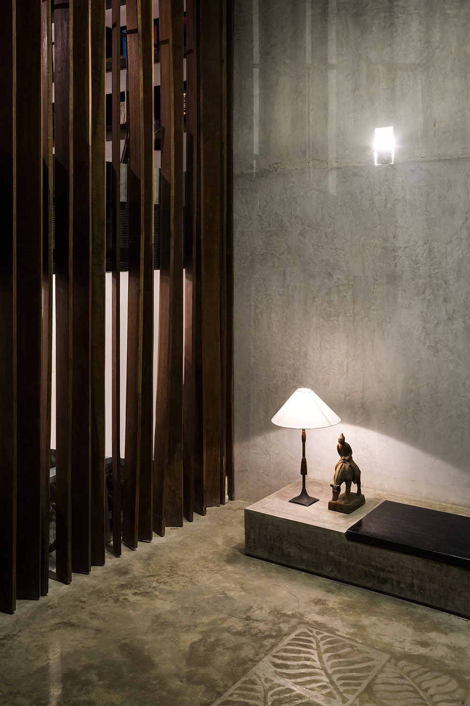 Thong House by NISHIZAWA ARCHITECTS