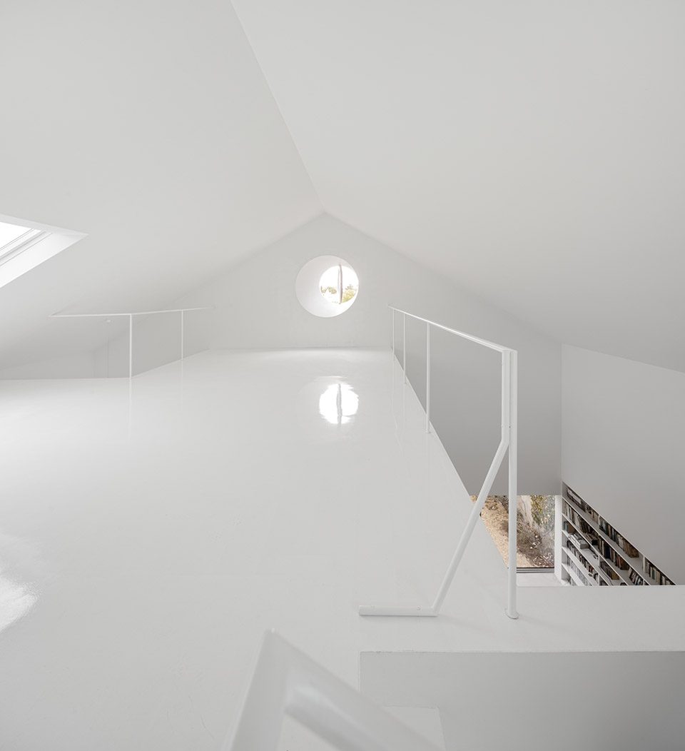 Red House By extrastudio