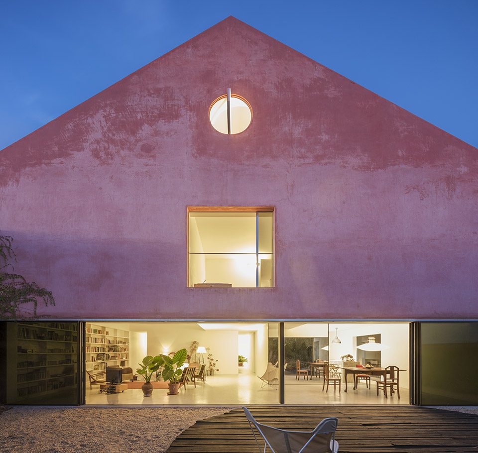 Red House By extrastudio