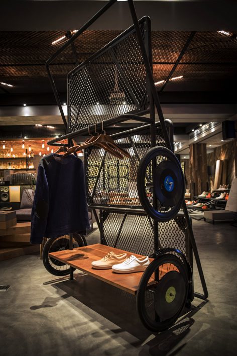mrboth Flagship Concept Store By PRISM DESIGN