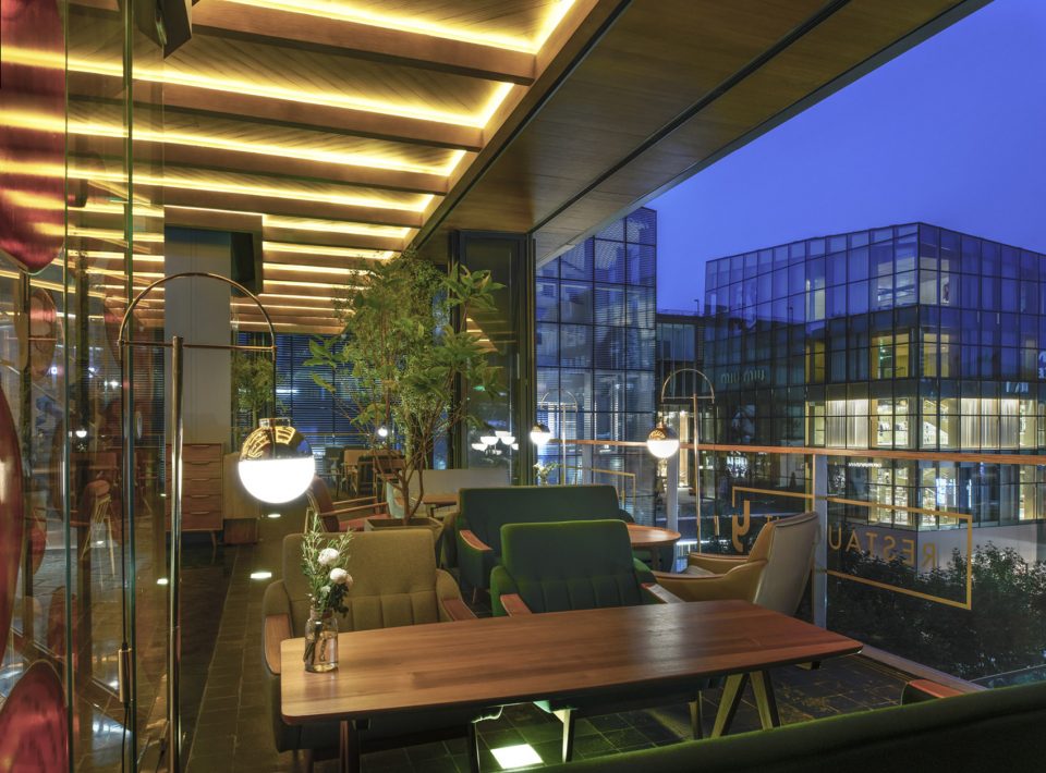 RESTAURANT y by odd