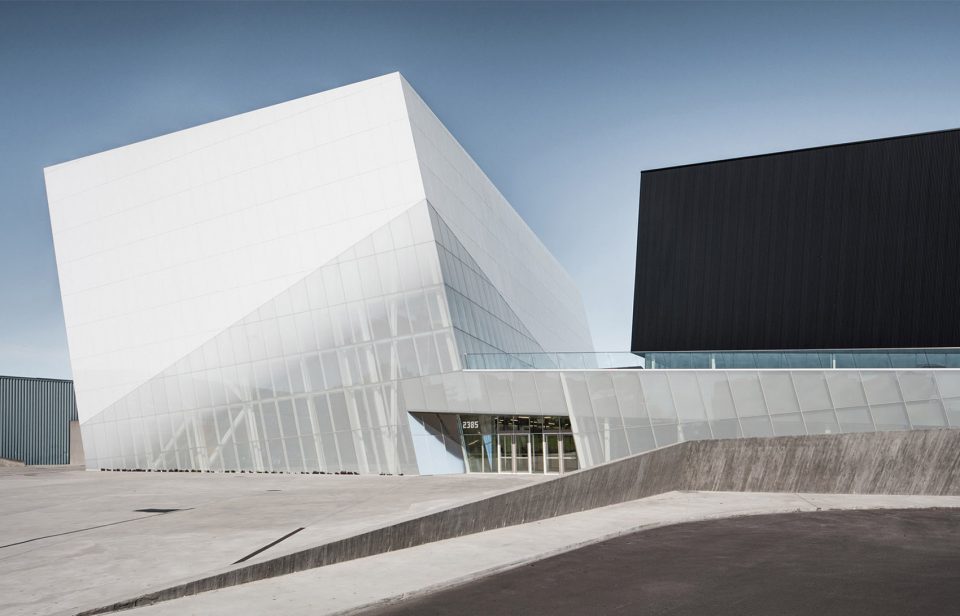Saint-Laurent体育馆，蒙特利尔 / Saucier+Perrotte Architectes + HCMA