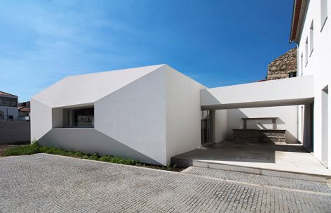 Edifício Conde da Carreira By Valdemar Coutinho Arquitectos