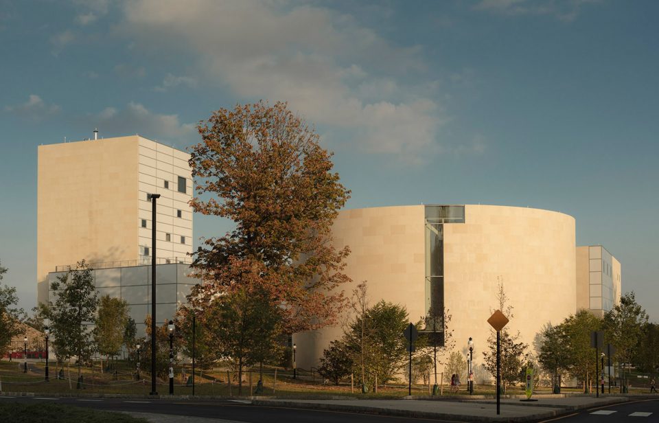 普林斯顿大学路易斯艺术中心 / Steven Holl Architects + BNIM Architects