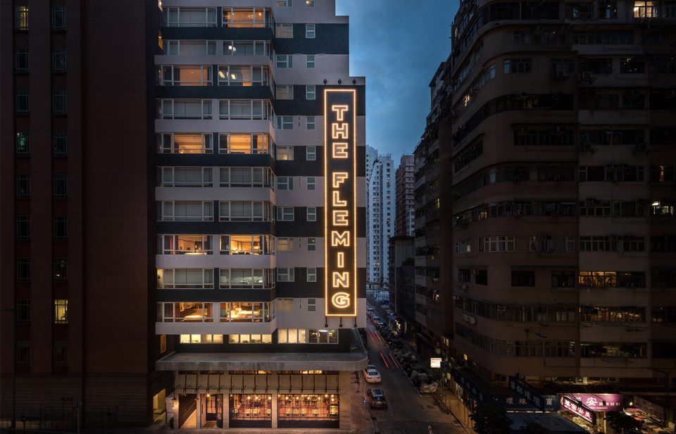 香港芬名酒店翻新 / A Work of Substance
