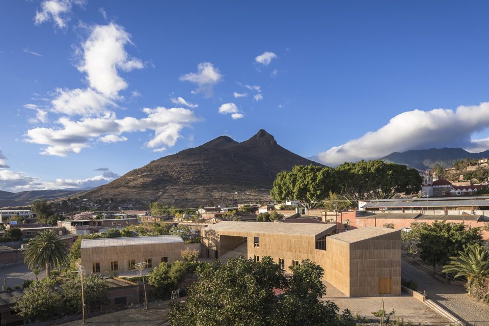 Teotitlán del Valle Community Cultural Center By PRODUCTORA