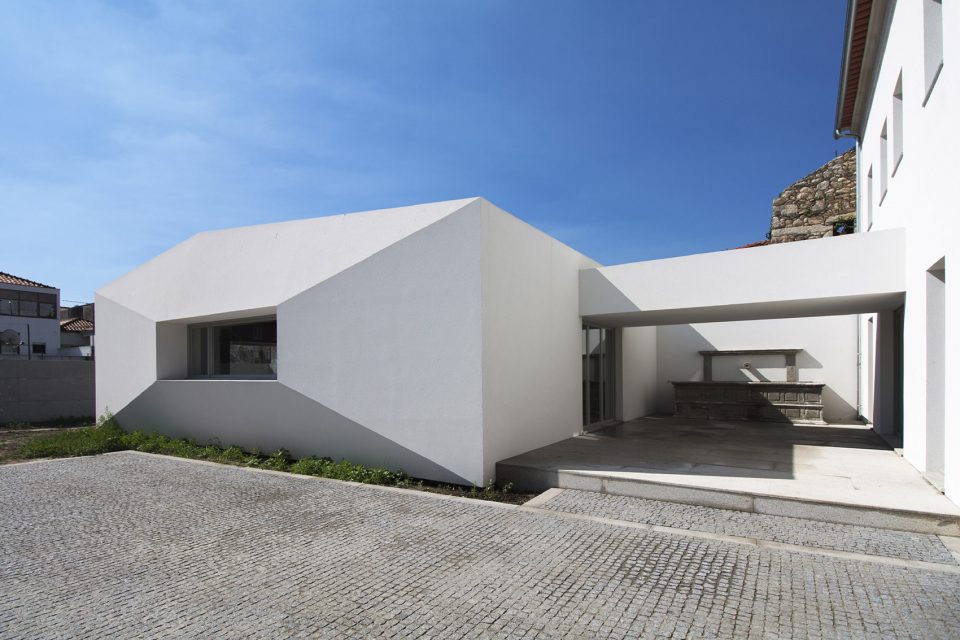 Edifício Conde da Carreira – Urban rehabilitation By Valdemar Coutinho Arquitectos