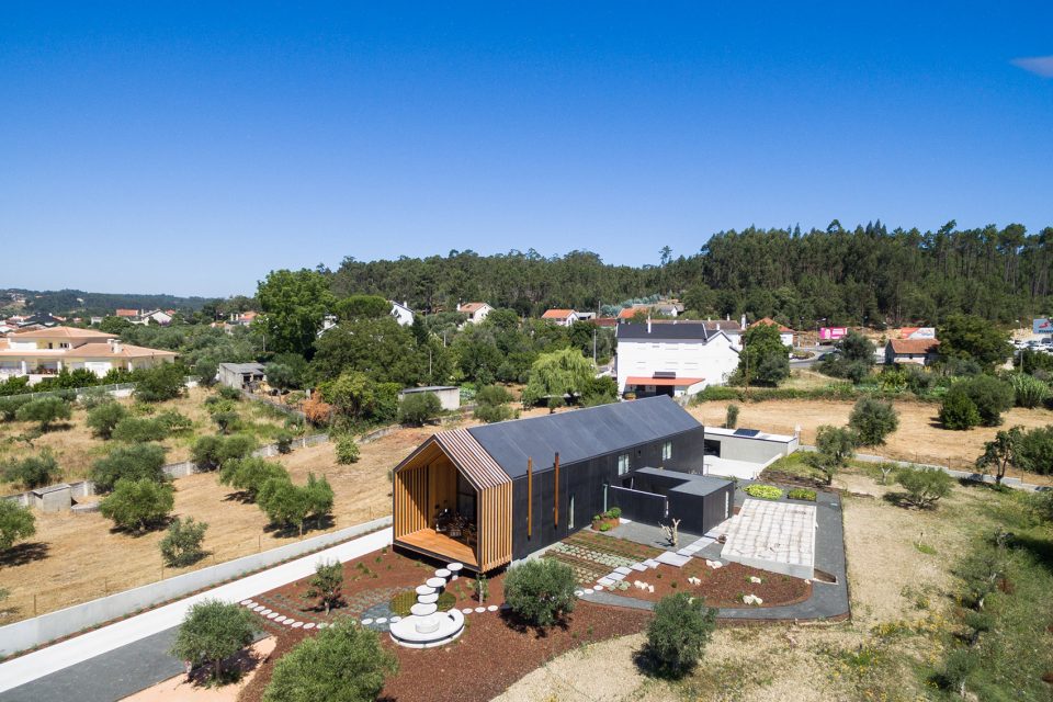 House in Ourém By Filipe Saraiva Arquitectos