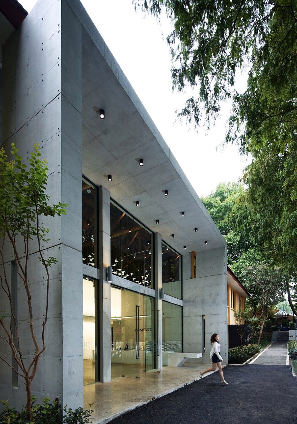 Office renovation of Nanjing Hua Ze media headquarters