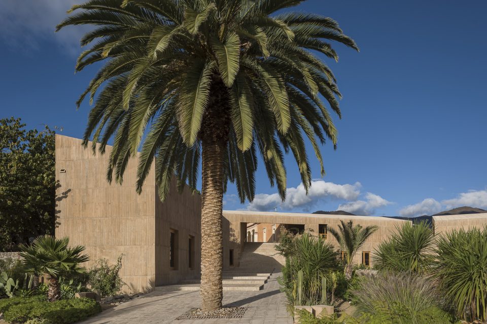 Teotitlán del Valle Community Cultural Center By PRODUCTORA