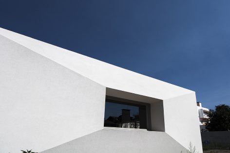 Edifício Conde da Carreira – Urban rehabilitation By Valdemar Coutinho Arquitectos