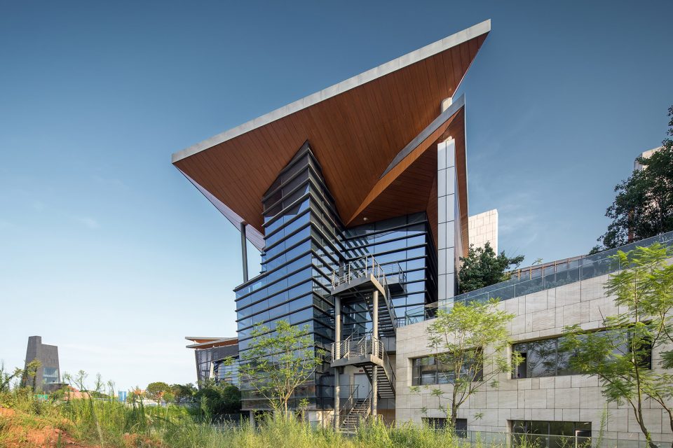 Langjiu Group HQ at Luxelake by JWDA