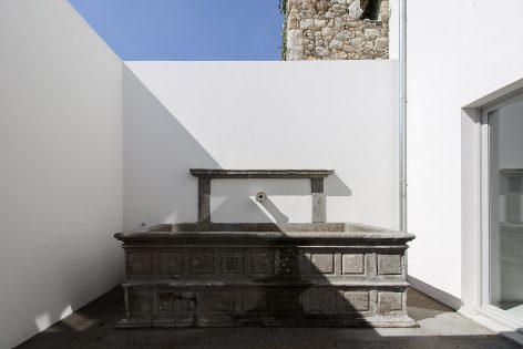 Edifício Conde da Carreira – Urban rehabilitation By Valdemar Coutinho Arquitectos