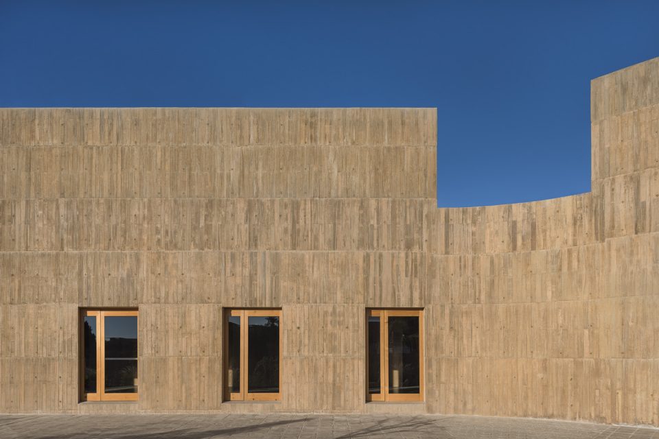 Teotitlán del Valle Community Cultural Center By PRODUCTORA