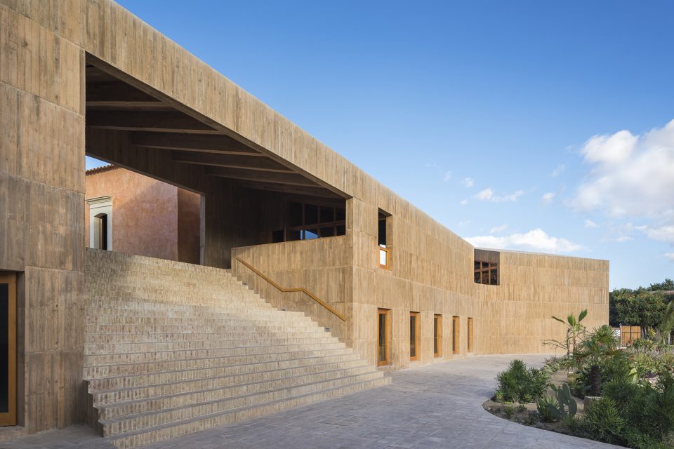 Teotitlán del Valle Community Cultural Center By PRODUCTORA