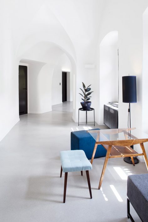 Long Story Short hostel cafe By Denisa Strmiskova Studio