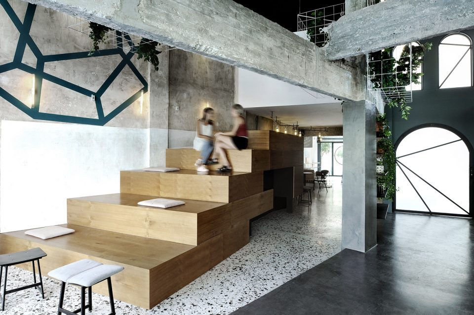 Black drop Greece By Ark4 lab of architecture