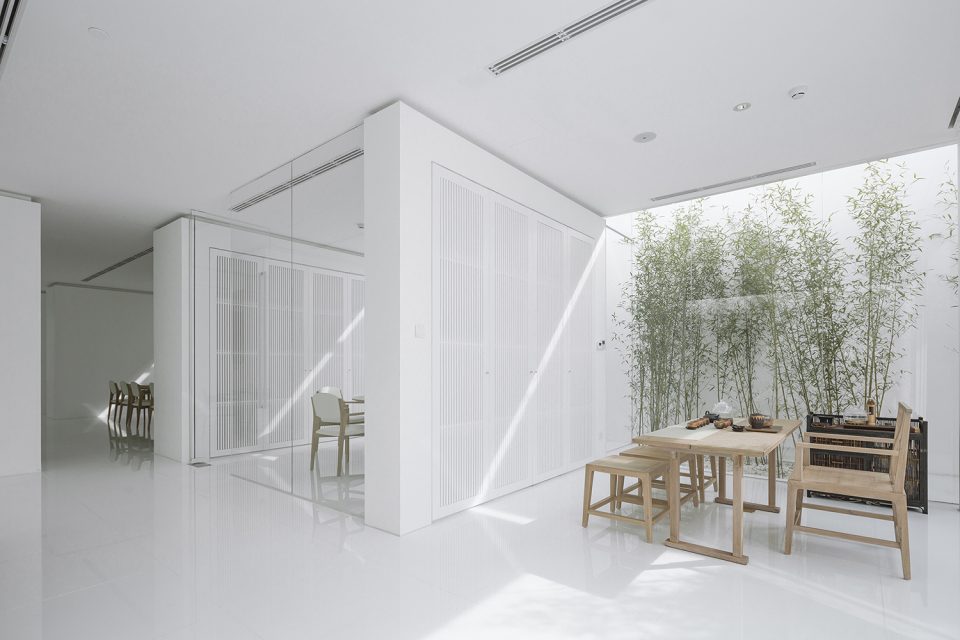Bamboo Forest on the Roof By V STUDIO