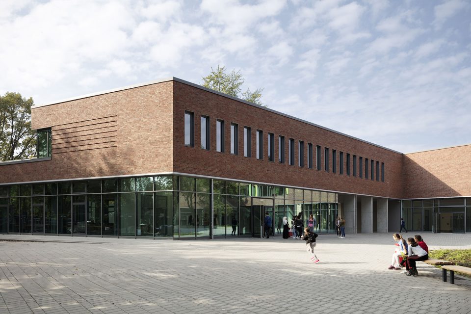 Extension of Gyula Trebitsch school in Hamburg Tonndorf by gmp