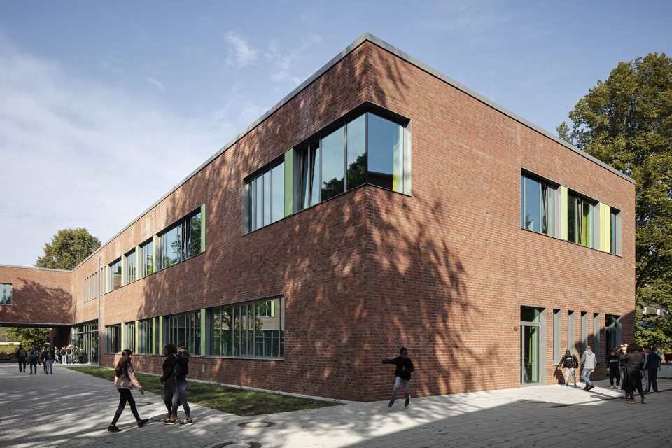 Extension of Gyula Trebitsch school in Hamburg Tonndorf by gmp
