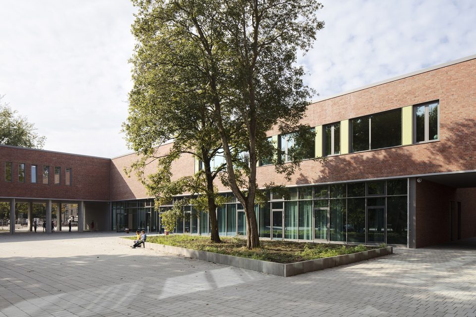 Extension of Gyula Trebitsch school in Hamburg Tonndorf by gmp