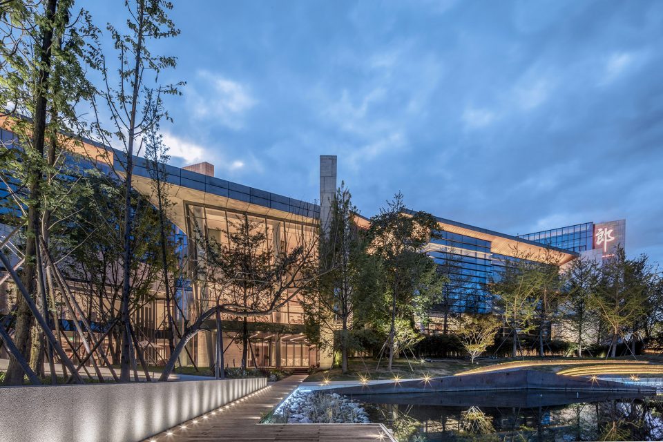 Langjiu Group HQ at Luxelake by JWDA