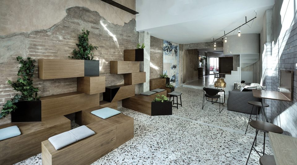 Black drop Greece By Ark4 lab of architecture