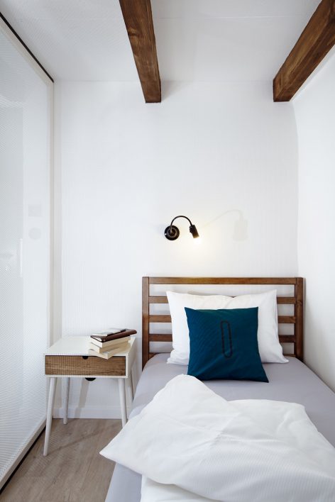 Long Story Short hostel cafe By Denisa Strmiskova Studio