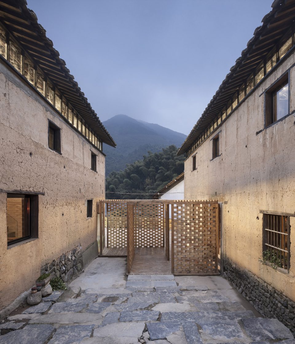 院子和连廊 先锋云夕图书馆 AZL Architects