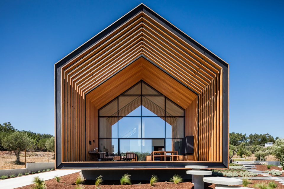 House in Ourém By Filipe Saraiva Arquitectos