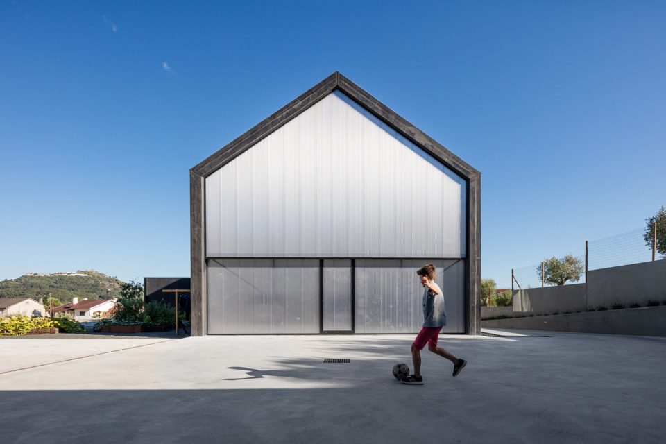 House in Ourém By Filipe Saraiva Arquitectos